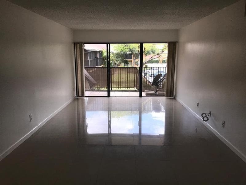 5825 Washington Street # 40-B, Hollywood, FL 33023