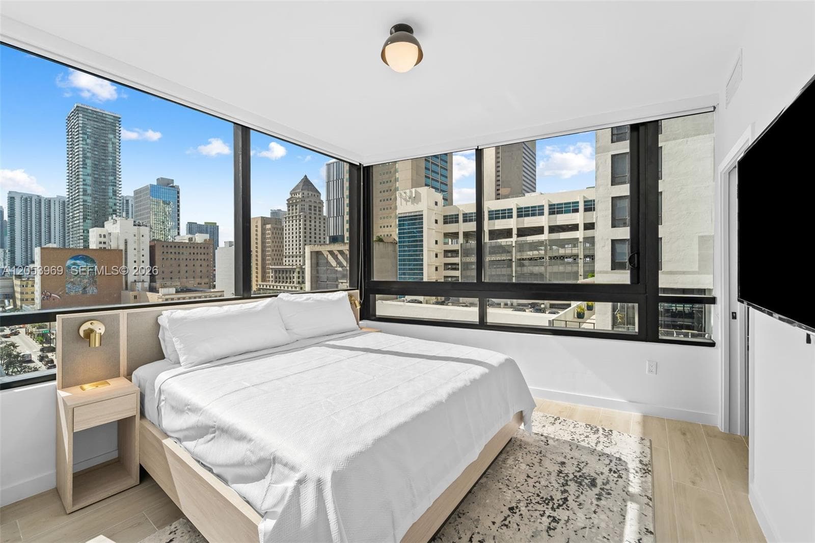 225 N Miami Ave # 912, Miami, FL 33128