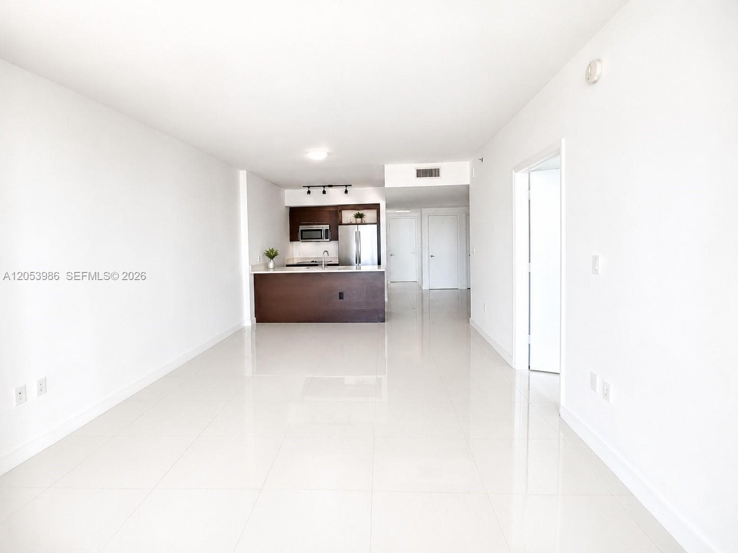 500 BRICKELL AVE # 3200, Miami, FL 33131 — zdjęcie 2