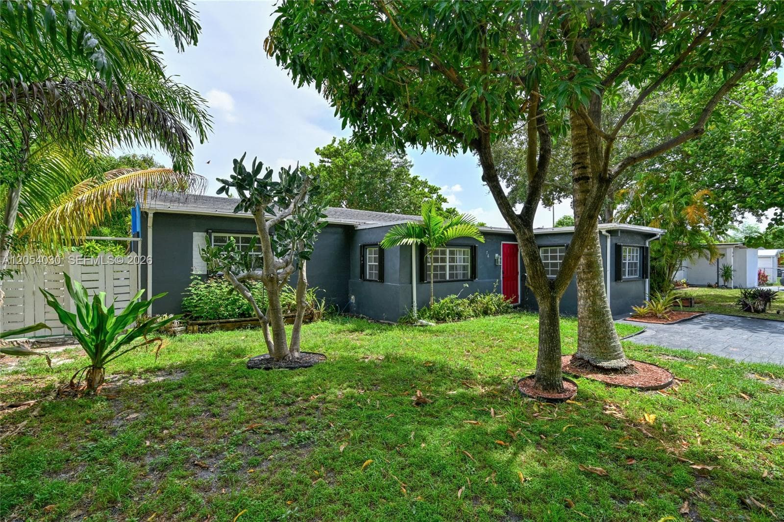 76 NE 170th St, North Miami Beach, FL 33162 — zdjęcie 3