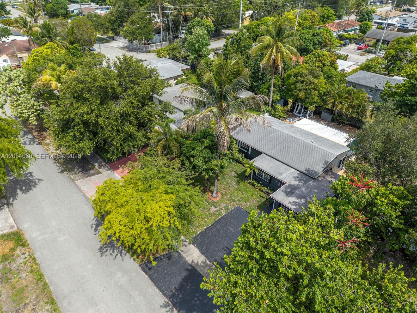 76 NE 170th St, North Miami Beach, FL 33162 — zdjęcie 5
