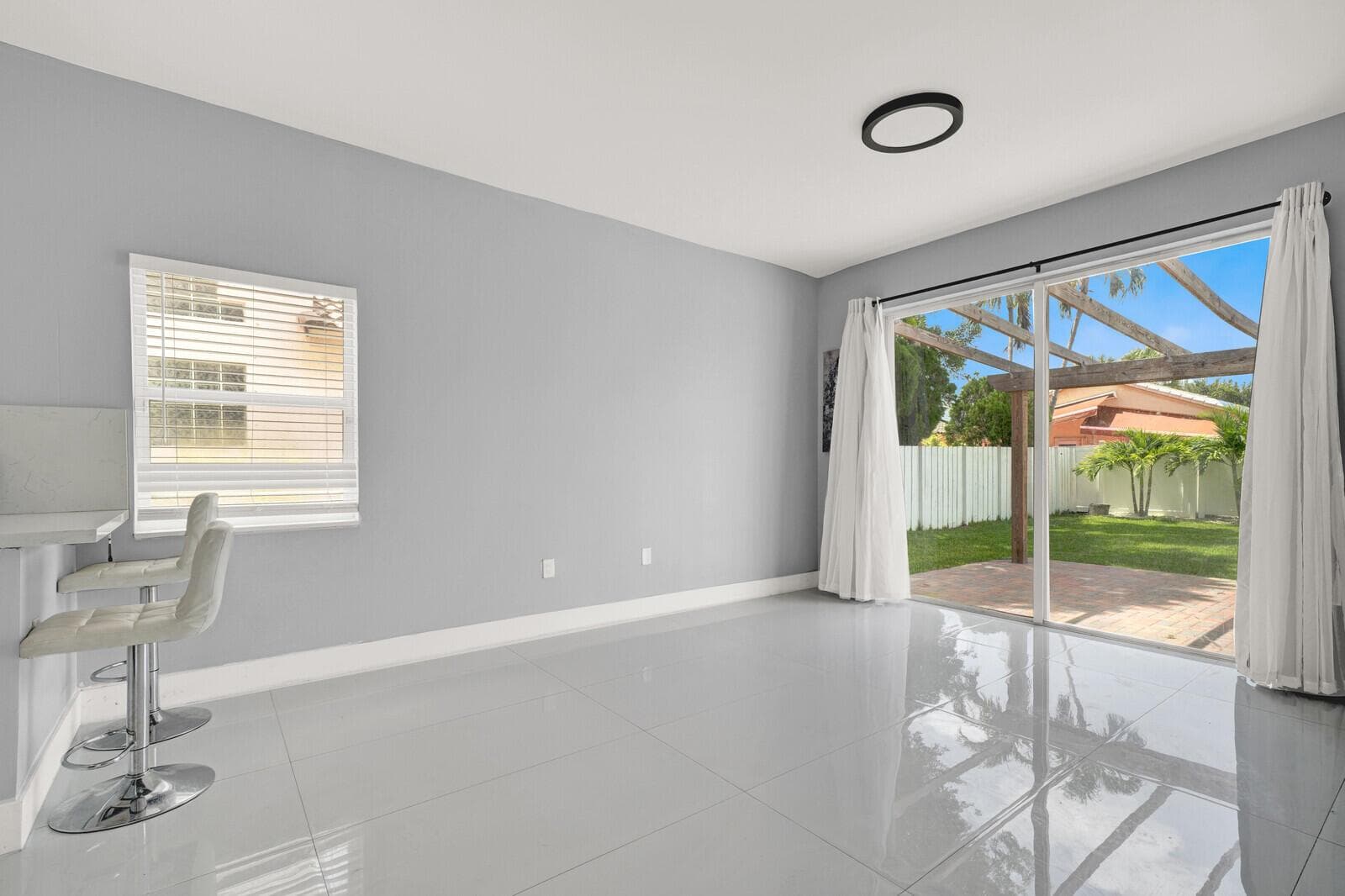 17021 NW 10TH Street, Pembroke Pines, FL 33028 — zdjęcie 5