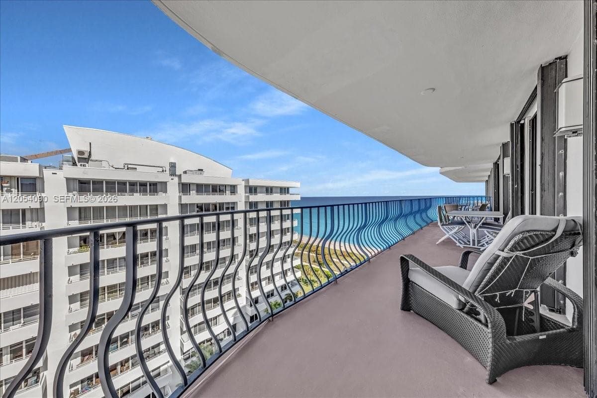 8877 Collins Ave # PH-2, Surfside, FL 33154 — zdjęcie 3