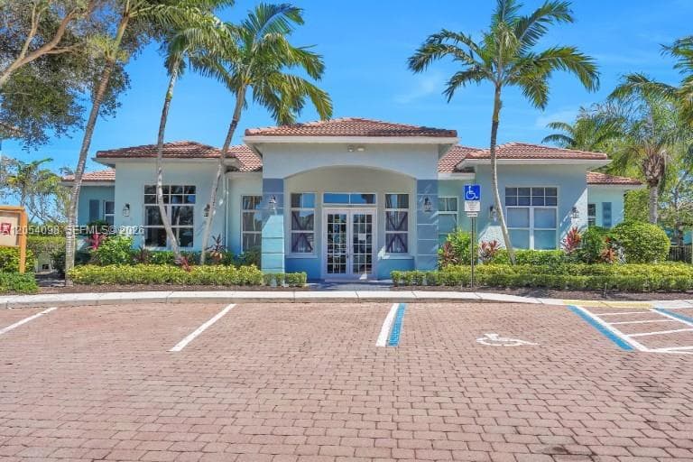 1942 Alamanda Way, Riviera Beach, FL 33404