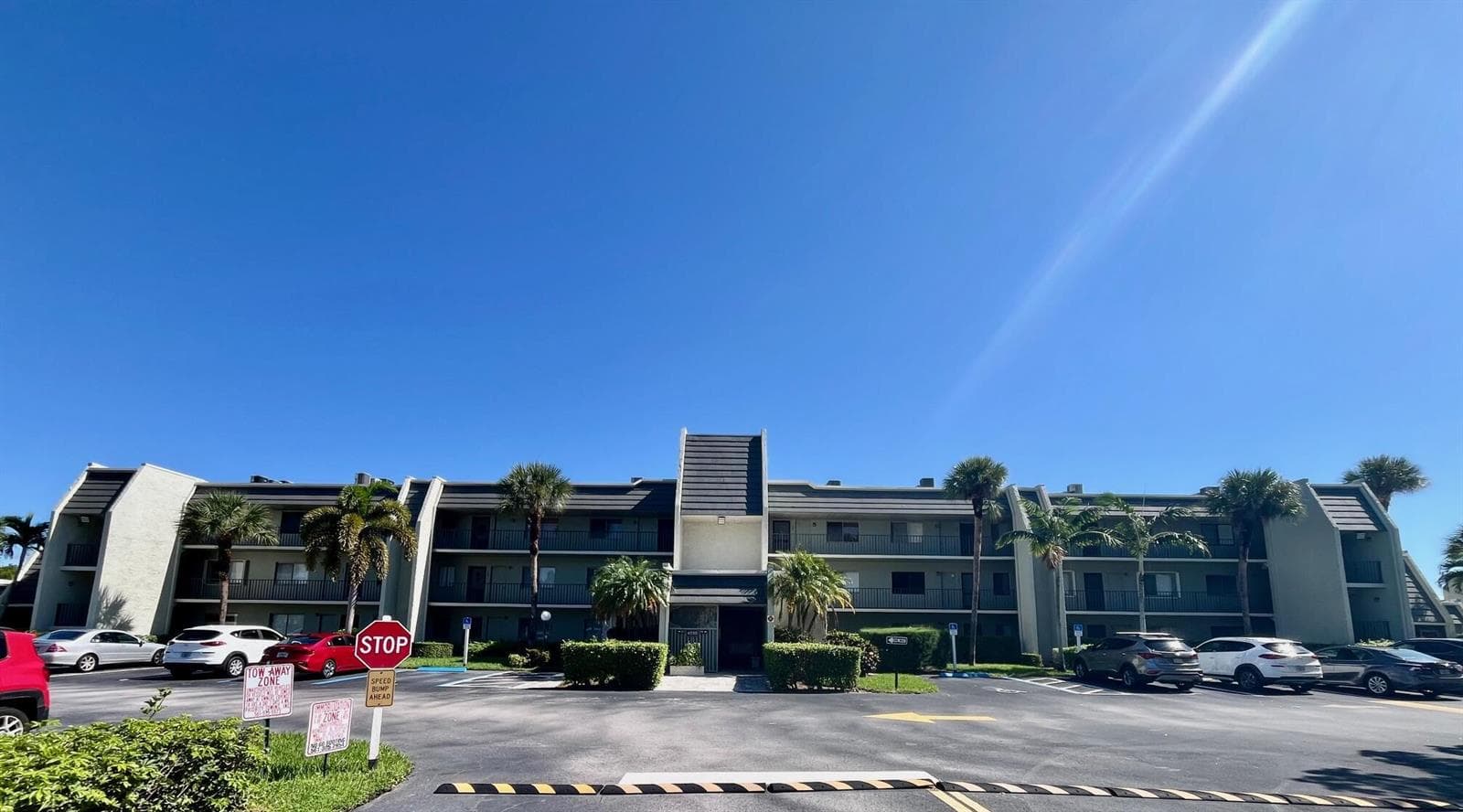 4090 Tivoli Court # 301, Lake Worth, FL 33467