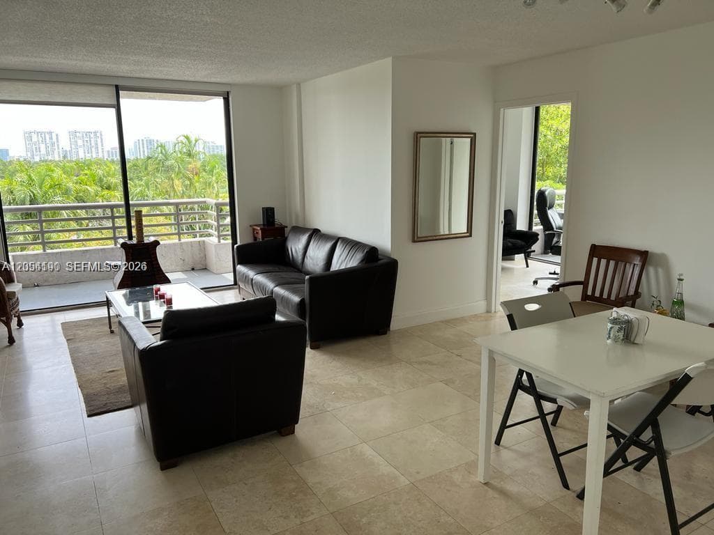 3300 NE 191st St # 512, Aventura, FL 33180 — zdjęcie 5