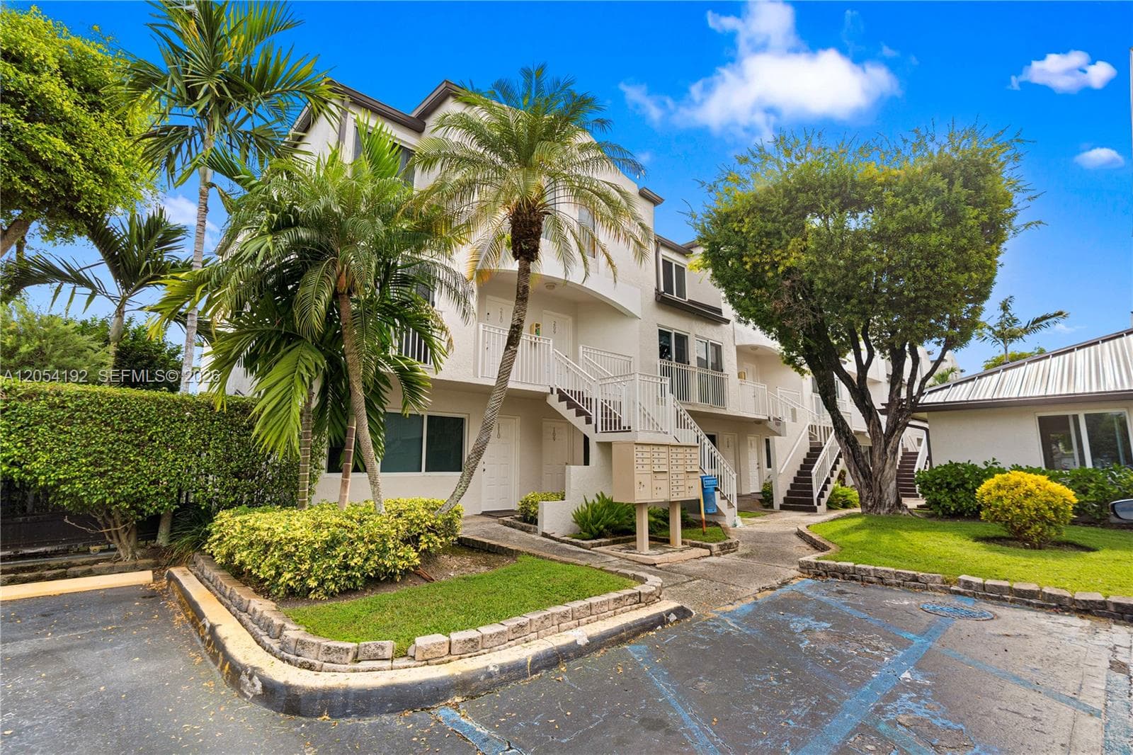 8585 NW 6th Ln # 9-208, Miami, FL 33126