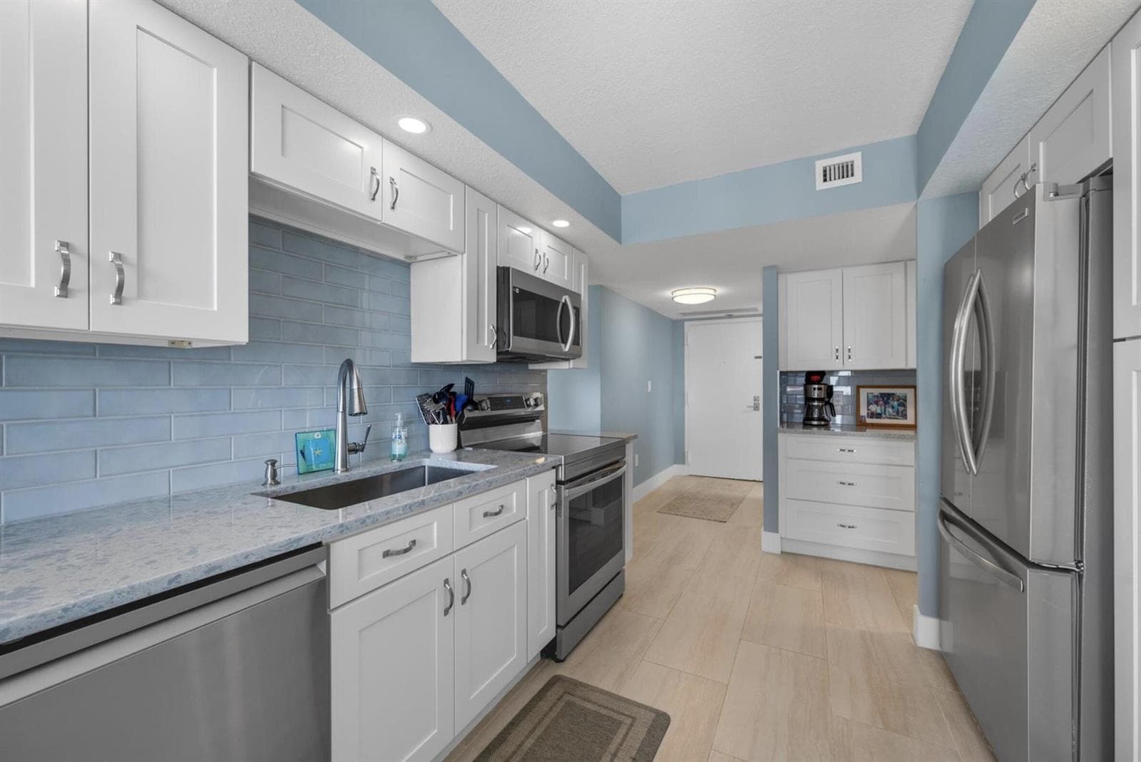 4200 N Ocean Drive # 1-1603, Singer Island, FL 33404 — zdjęcie 3