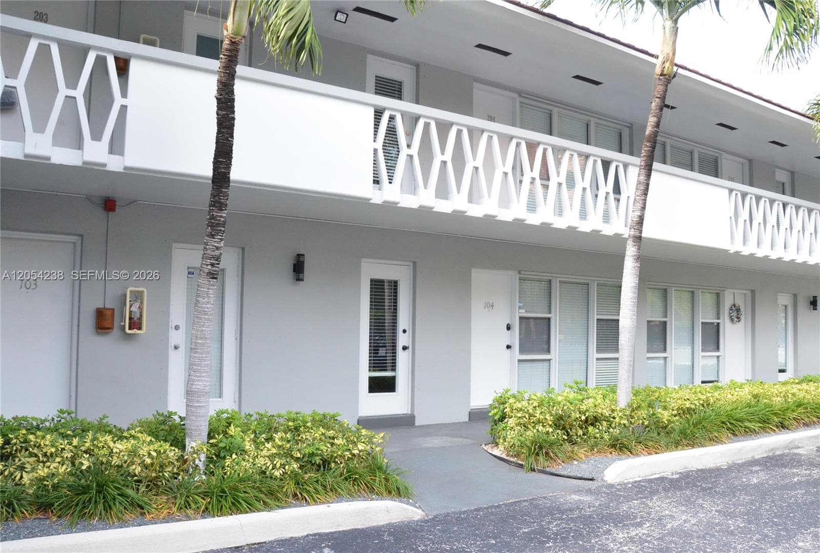 35 Edgewater Dr # 104, Coral Gables, FL 33133 — zdjęcie 2