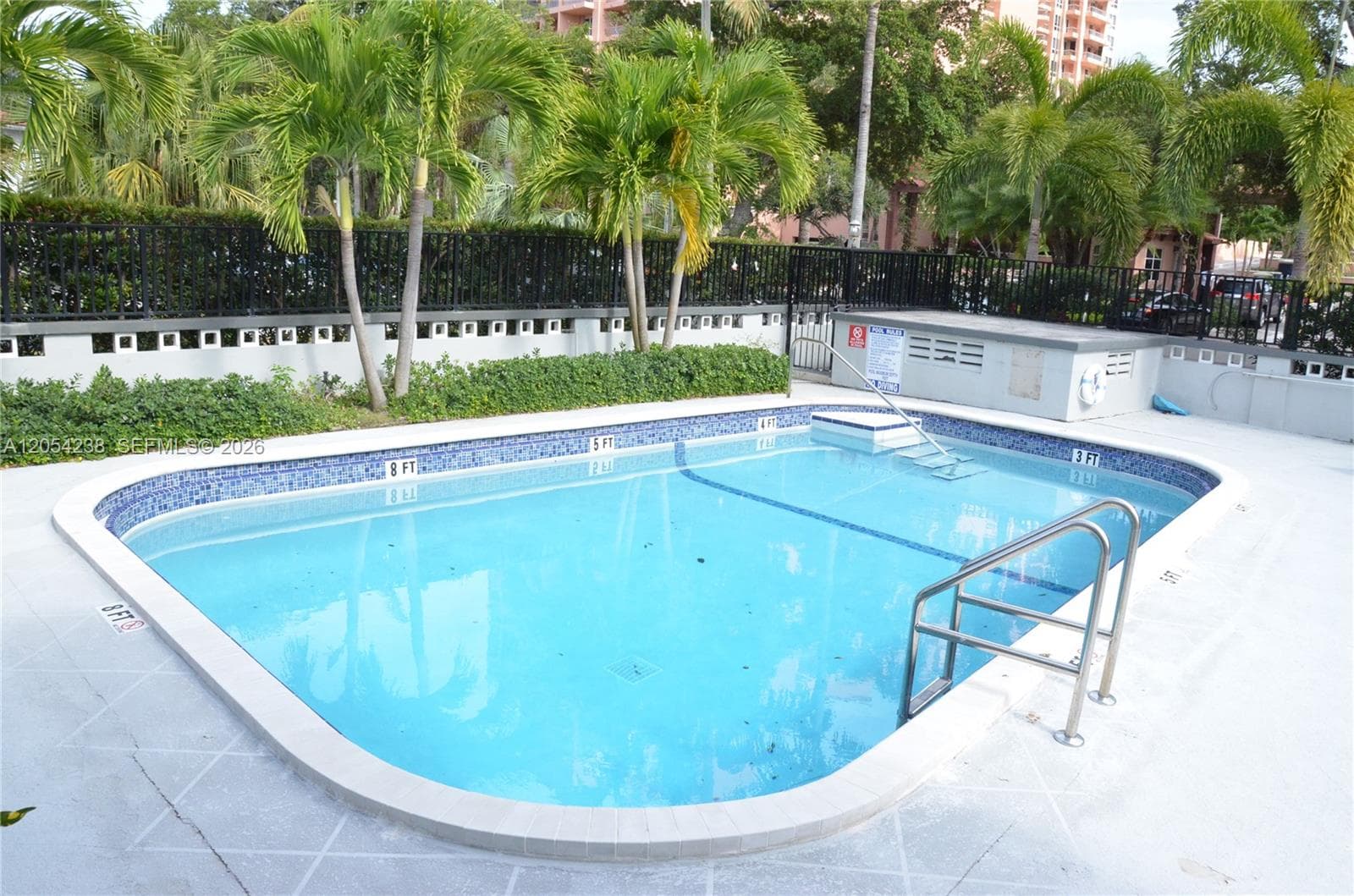 35 Edgewater Dr # 104, Coral Gables, FL 33133