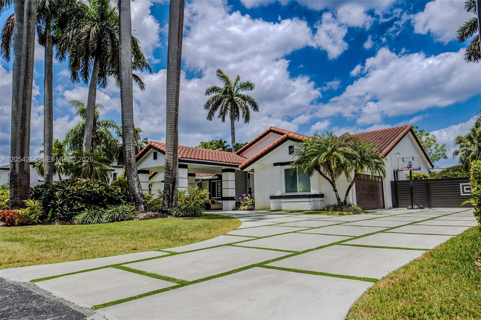 11929 SW 72 TER, Miami, FL 33183