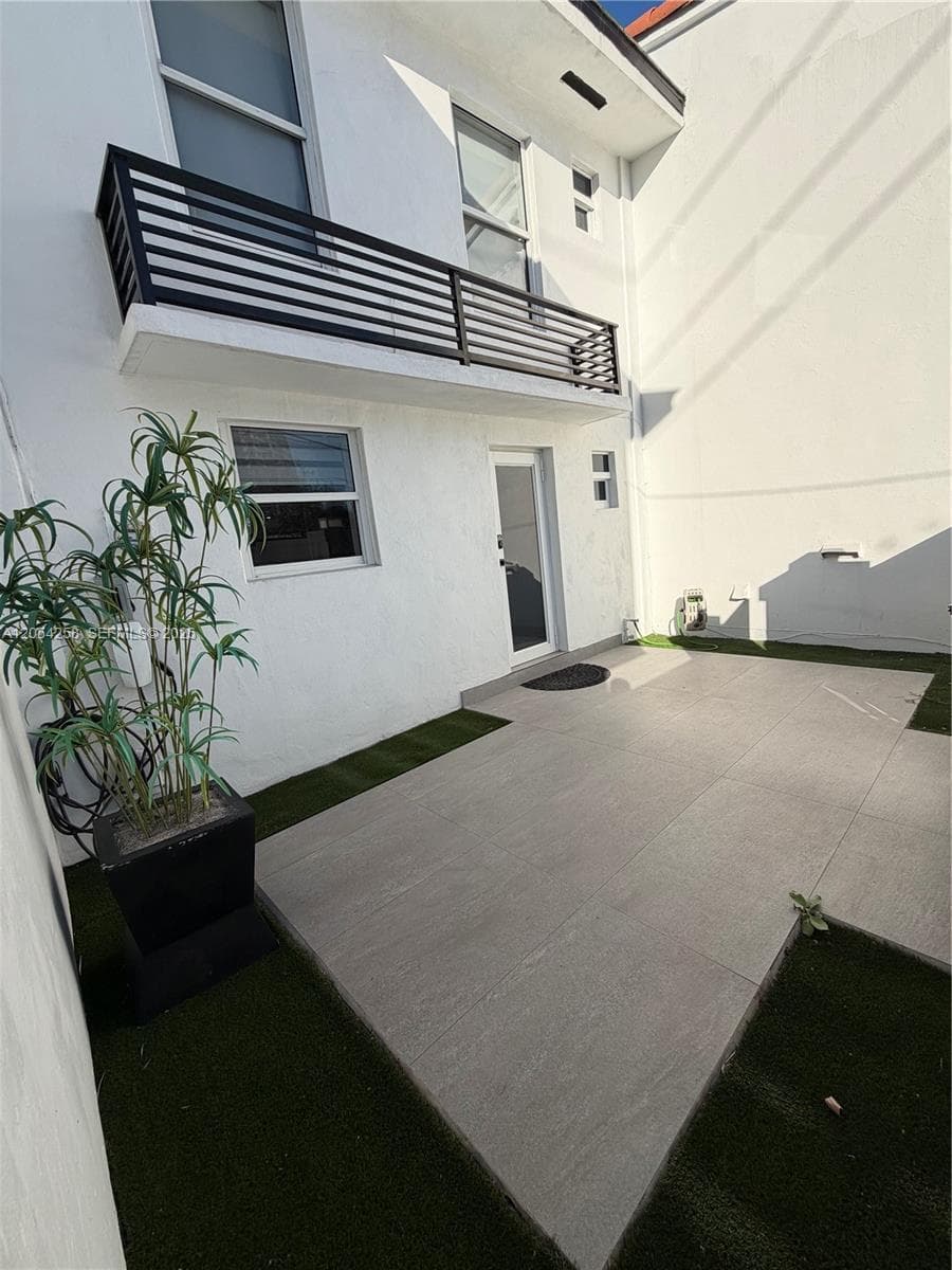 1955 NE 123rd St, North Miami, FL 33181 — zdjęcie 4