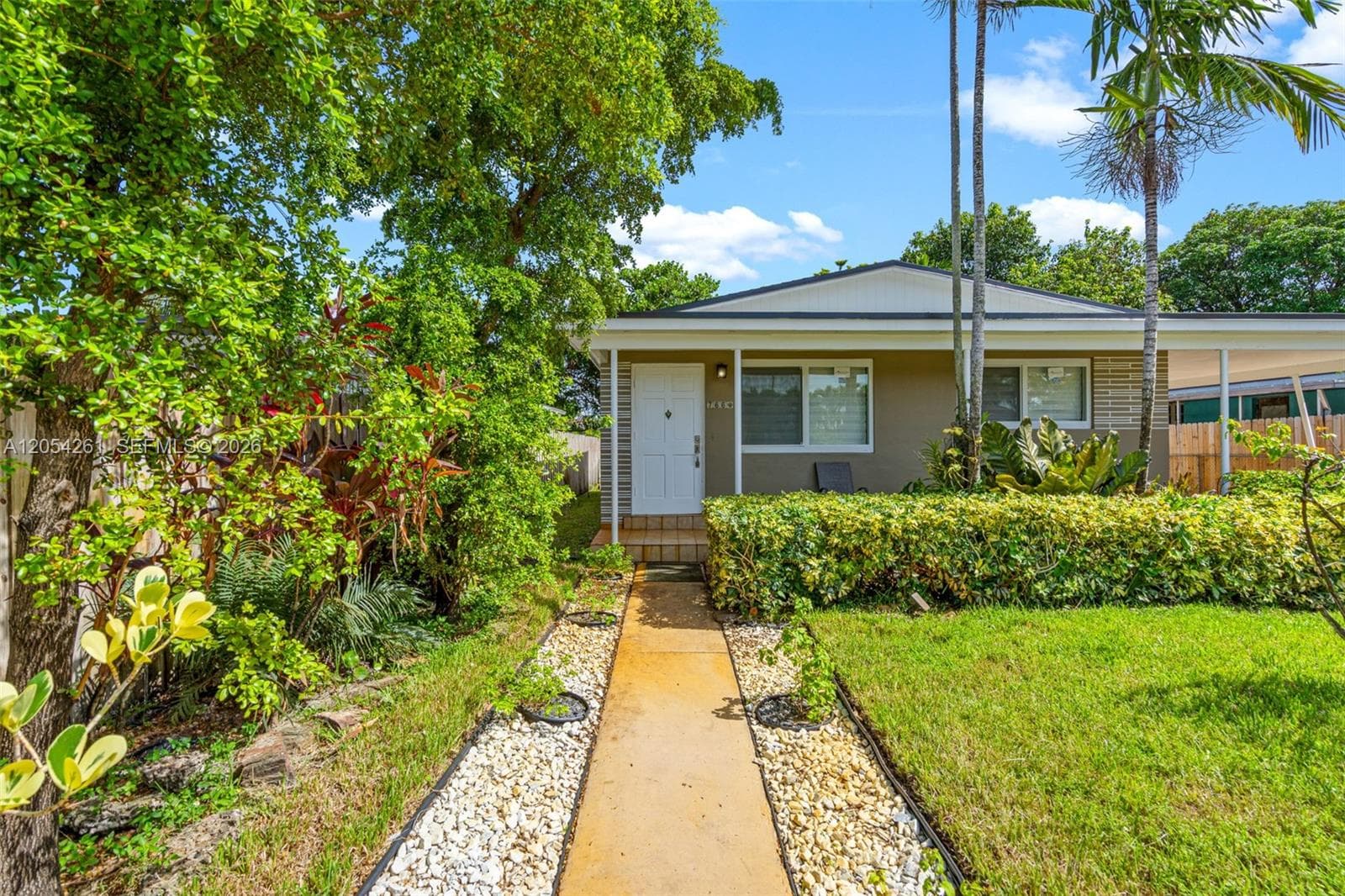 766 E 36th St, Hialeah, FL 33013 — zdjęcie 3