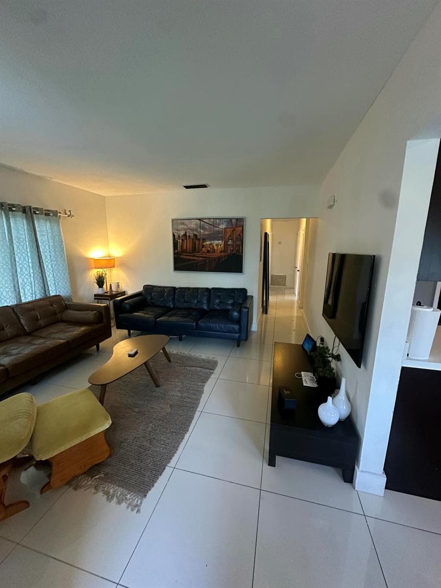 11150 Peachtree Drive, Miami, FL 33161 — zdjęcie 5