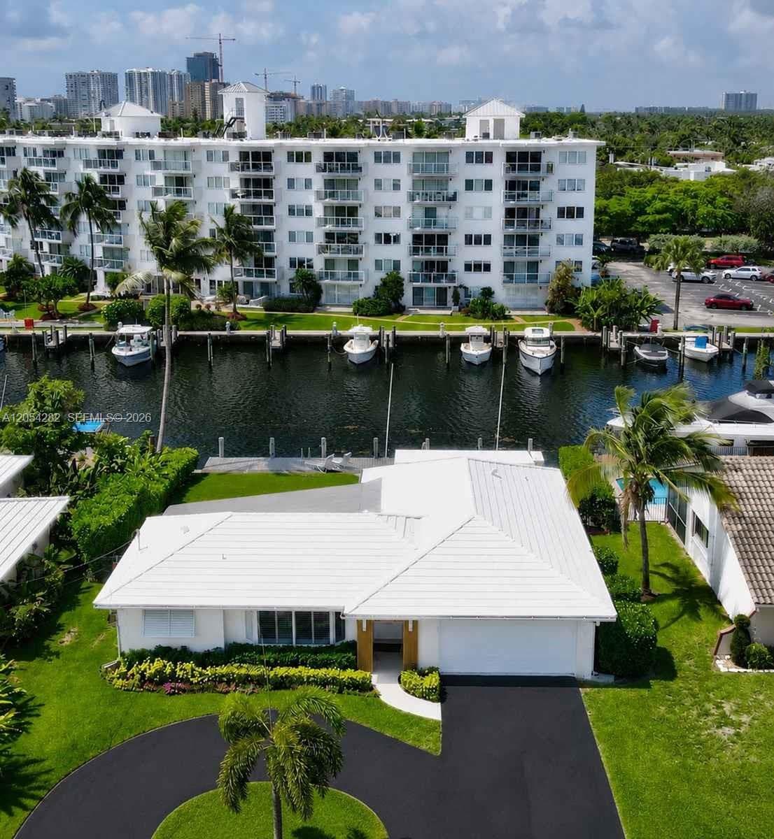 2762 NE 3rd St, Pompano Beach, FL 33062 — zdjęcie 3