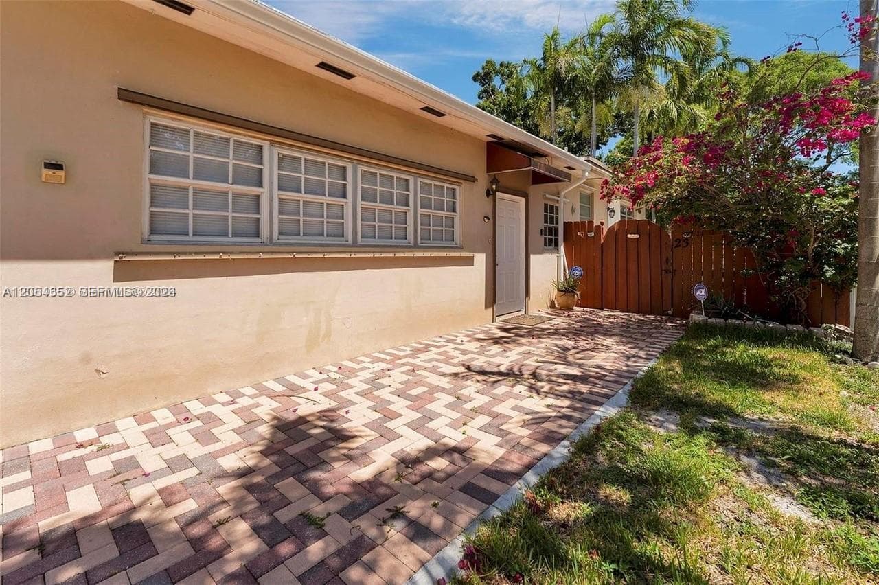 23 SW 8th St, Hallandale Beach, FL 33009 — zdjęcie 3