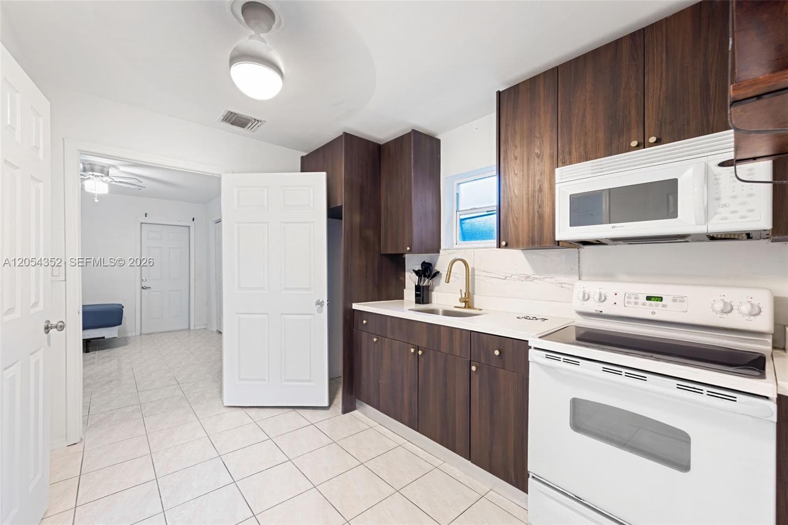23 SW 8th St, Hallandale Beach, FL 33009 — zdjęcie 5