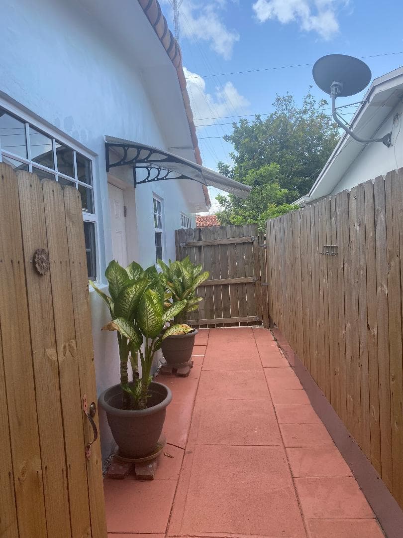 6764 AZALEA Drive, Miramar, FL 33023