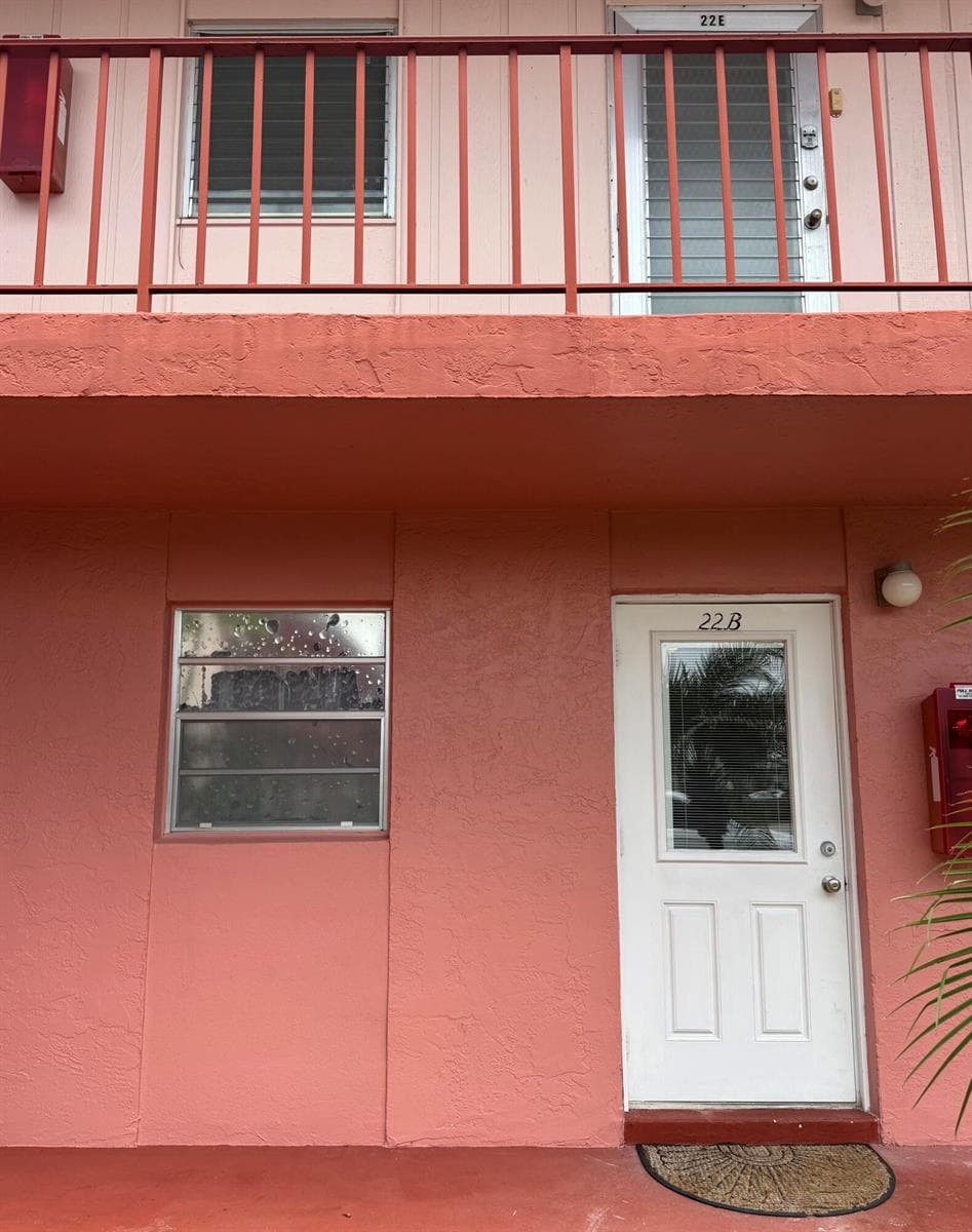 22 GOLFS EDGE # B, West Palm Beach, FL 33417