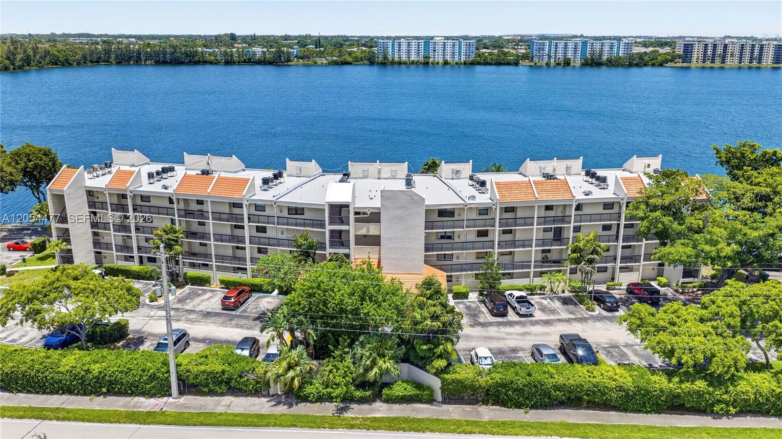 117 Lake Emerald Dr # 408, Oakland Park, FL 33309
