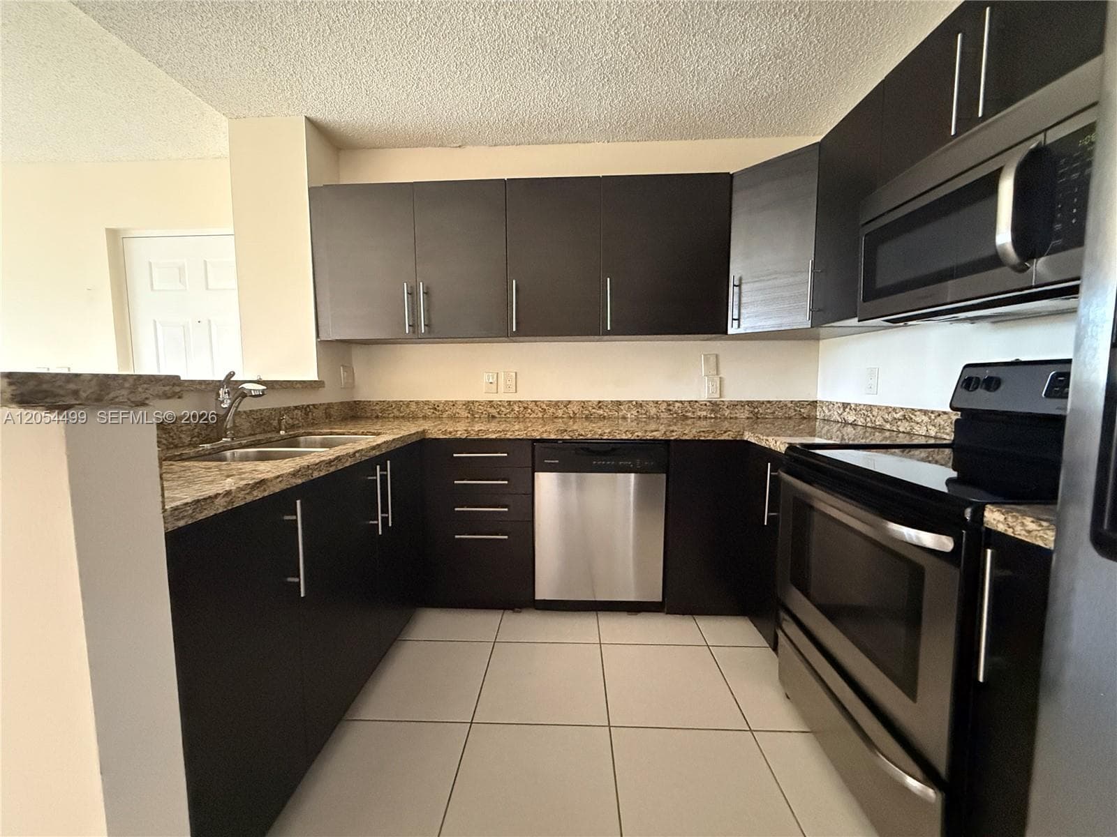 2011 Renaissance Blvd # 208, Miramar, FL 33025 — zdjęcie 2