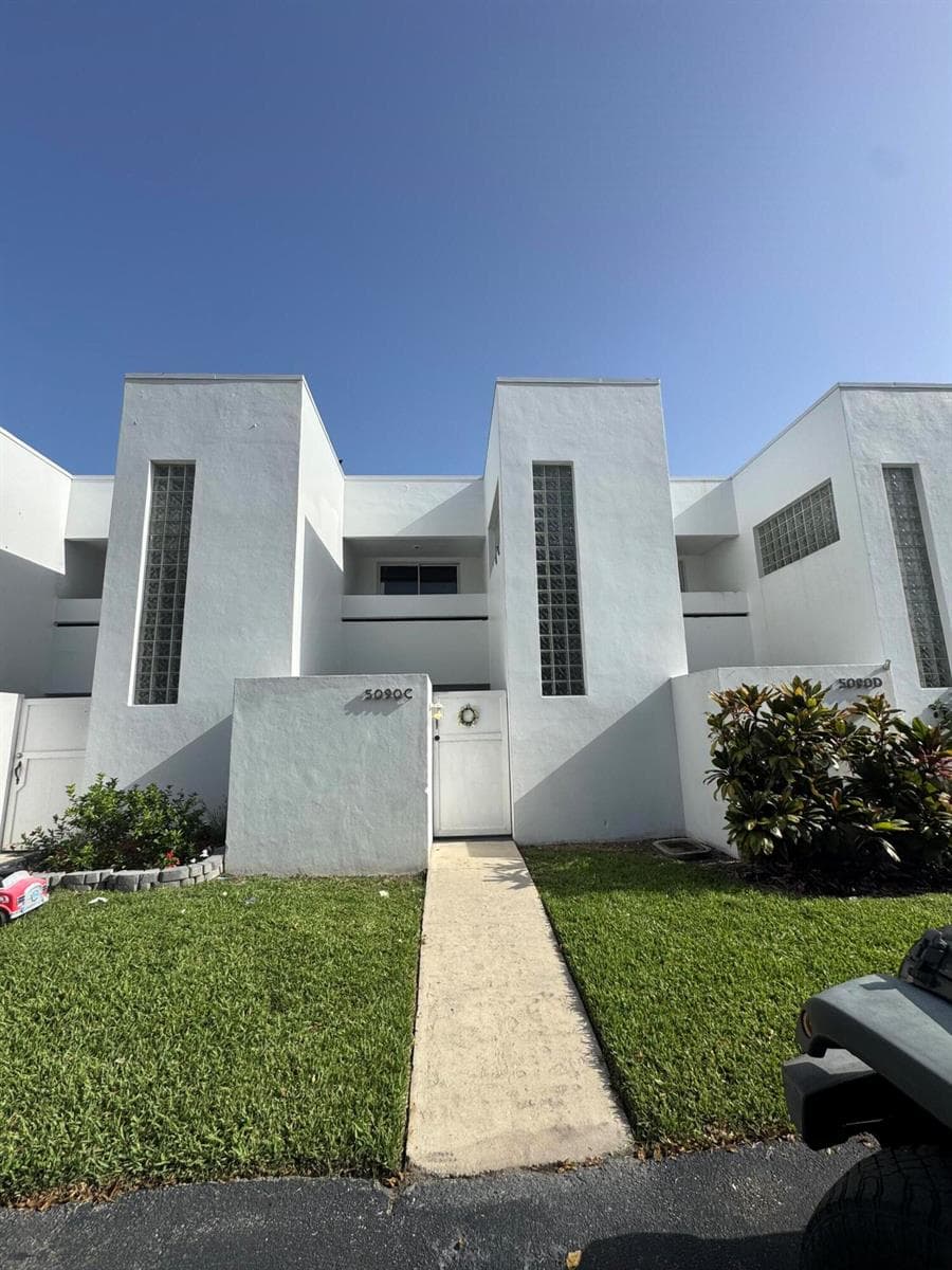 5090 ELMHURST Road # C, West Palm Beach, FL 33417