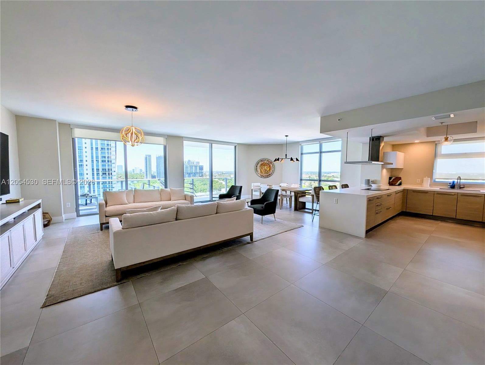 17301 Biscayne Blvd # 1501, North Miami Beach, FL 33160 — zdjęcie 3
