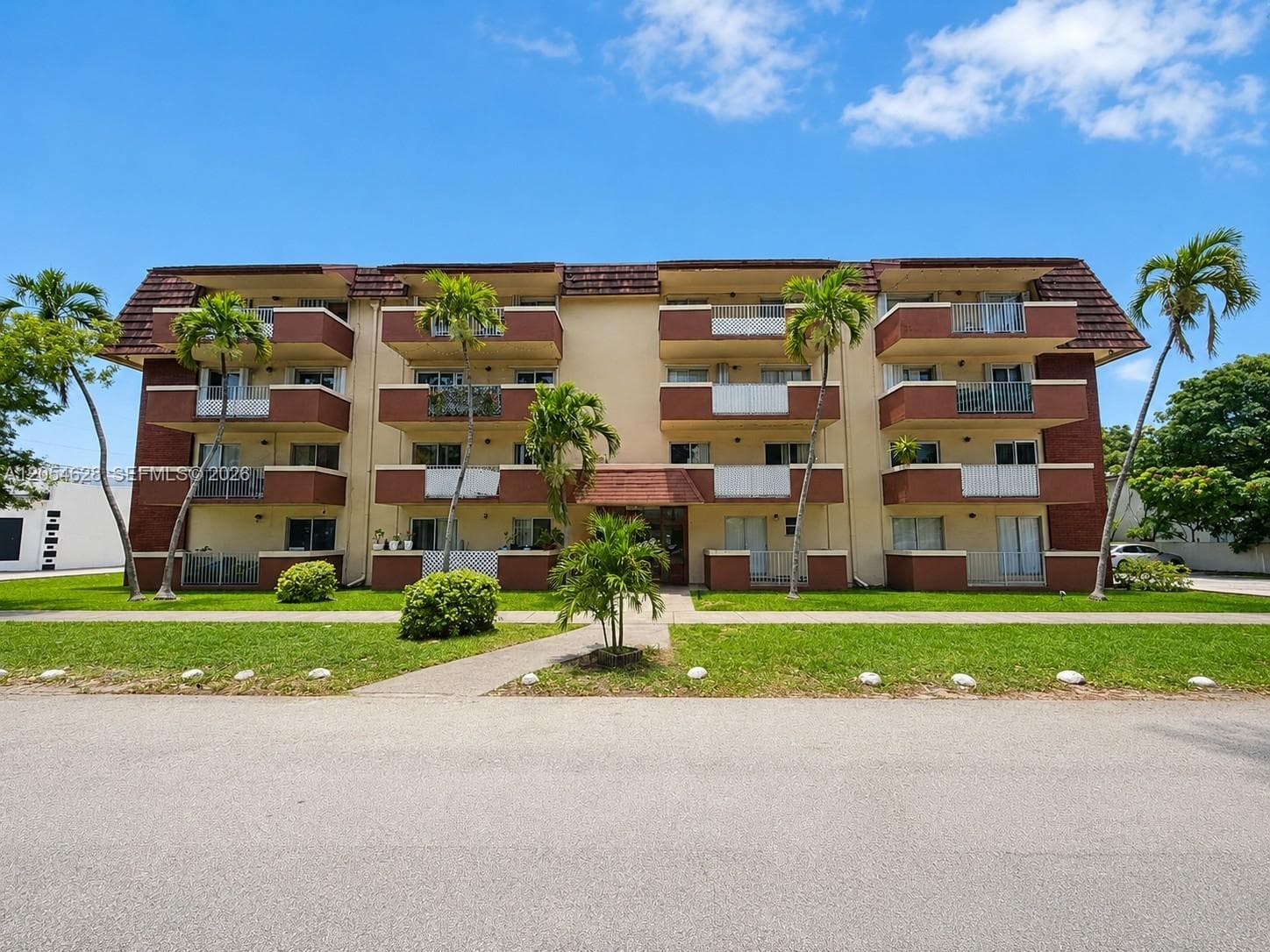 680 Miller Dr # W405, Miami Springs, FL 33166 — zdjęcie 3