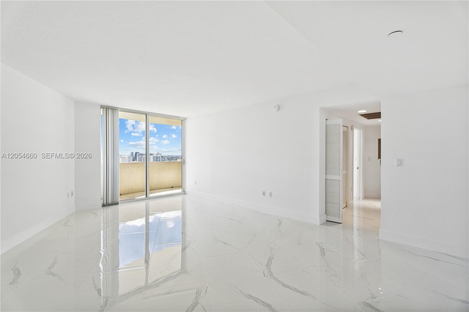 19501 W COUNTRY CLUB DR # 2506, Aventura, FL 33180