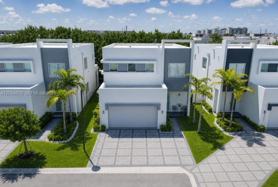 10384 NW 67th Ter, Doral, FL 33178