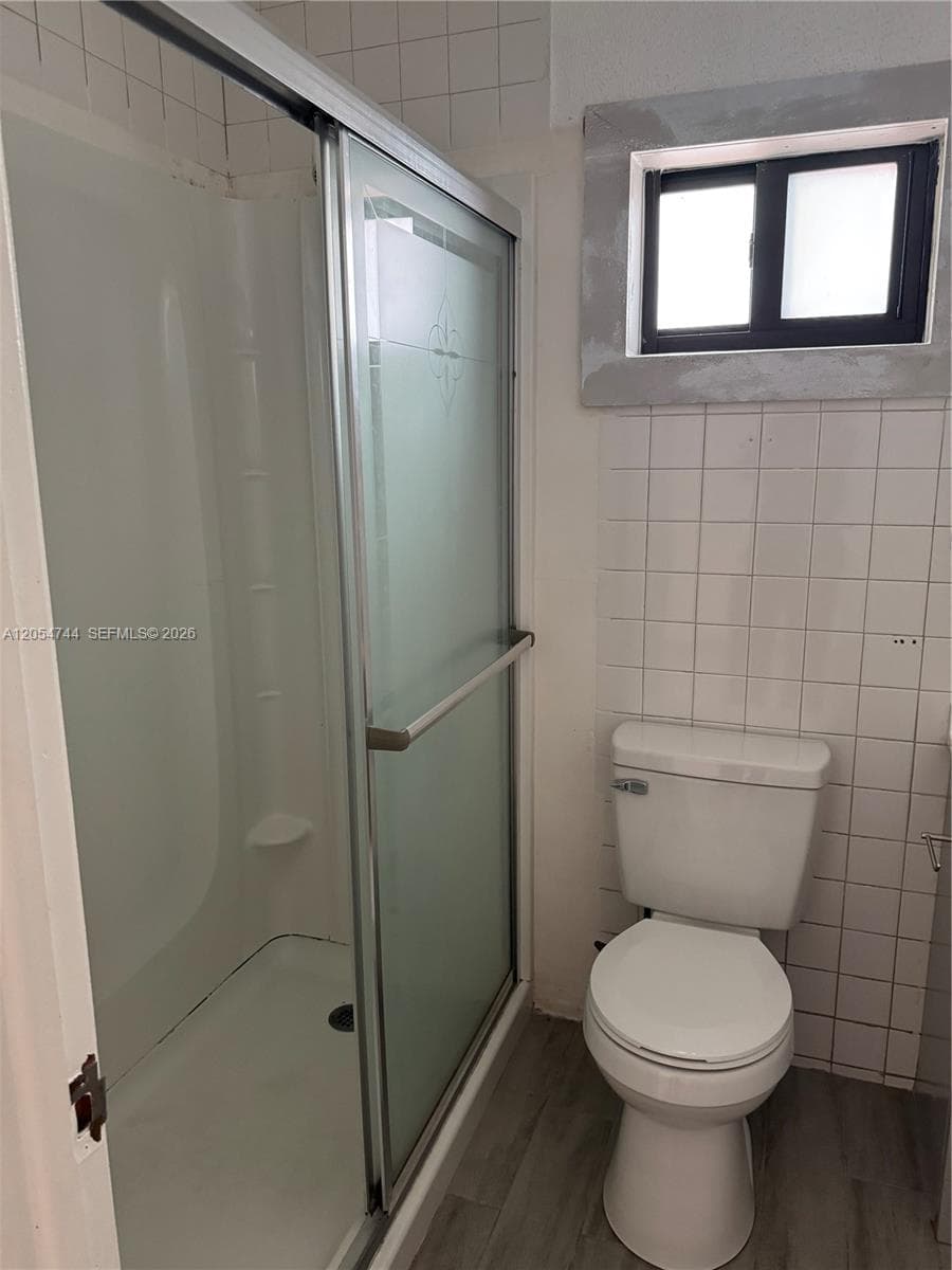 8240 NW 181st St # 2, Hialeah, FL 33015 — zdjęcie 3