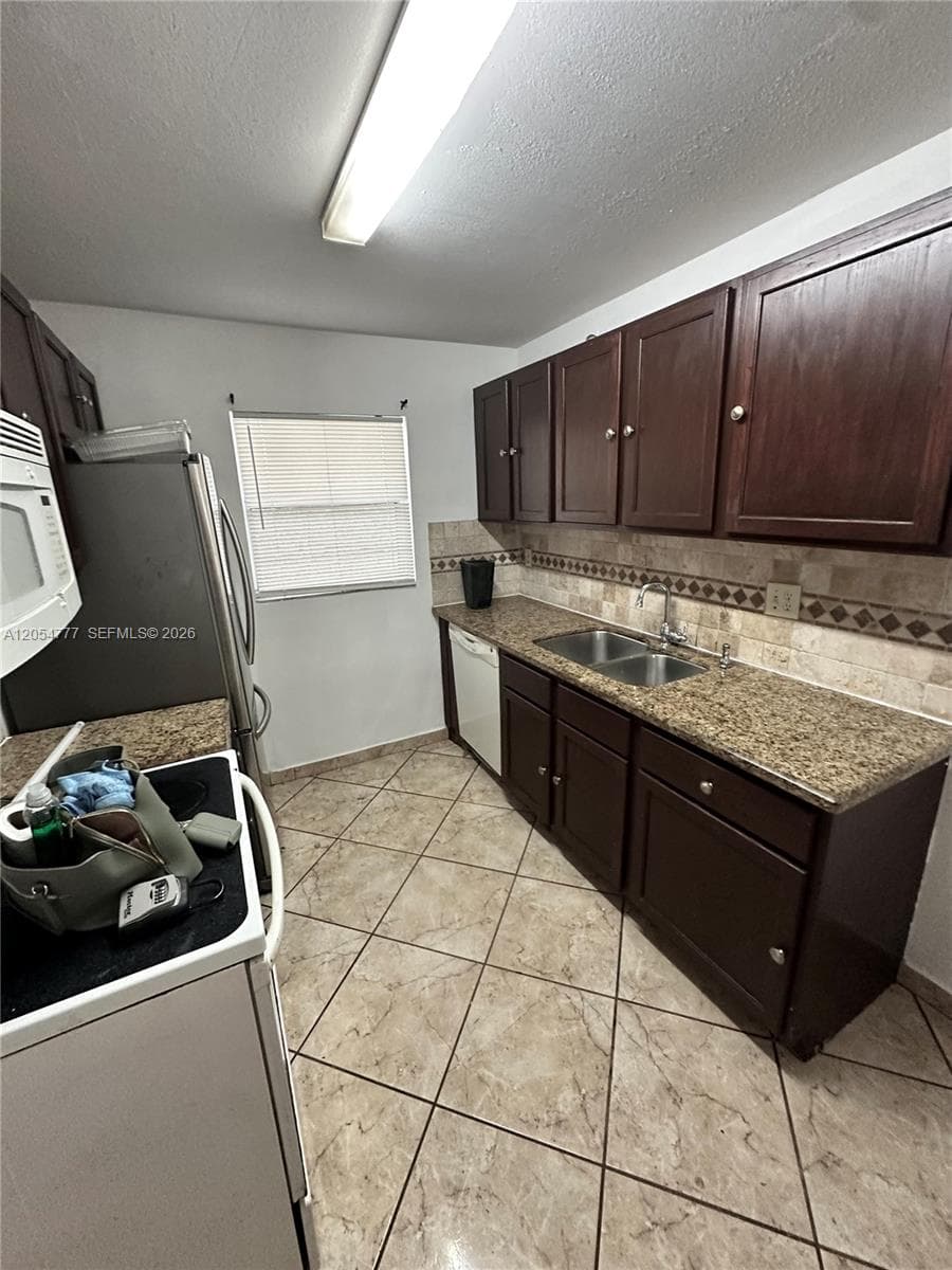 4111 Stirling Rd # 408, Dania Beach, FL 33314 — zdjęcie 2