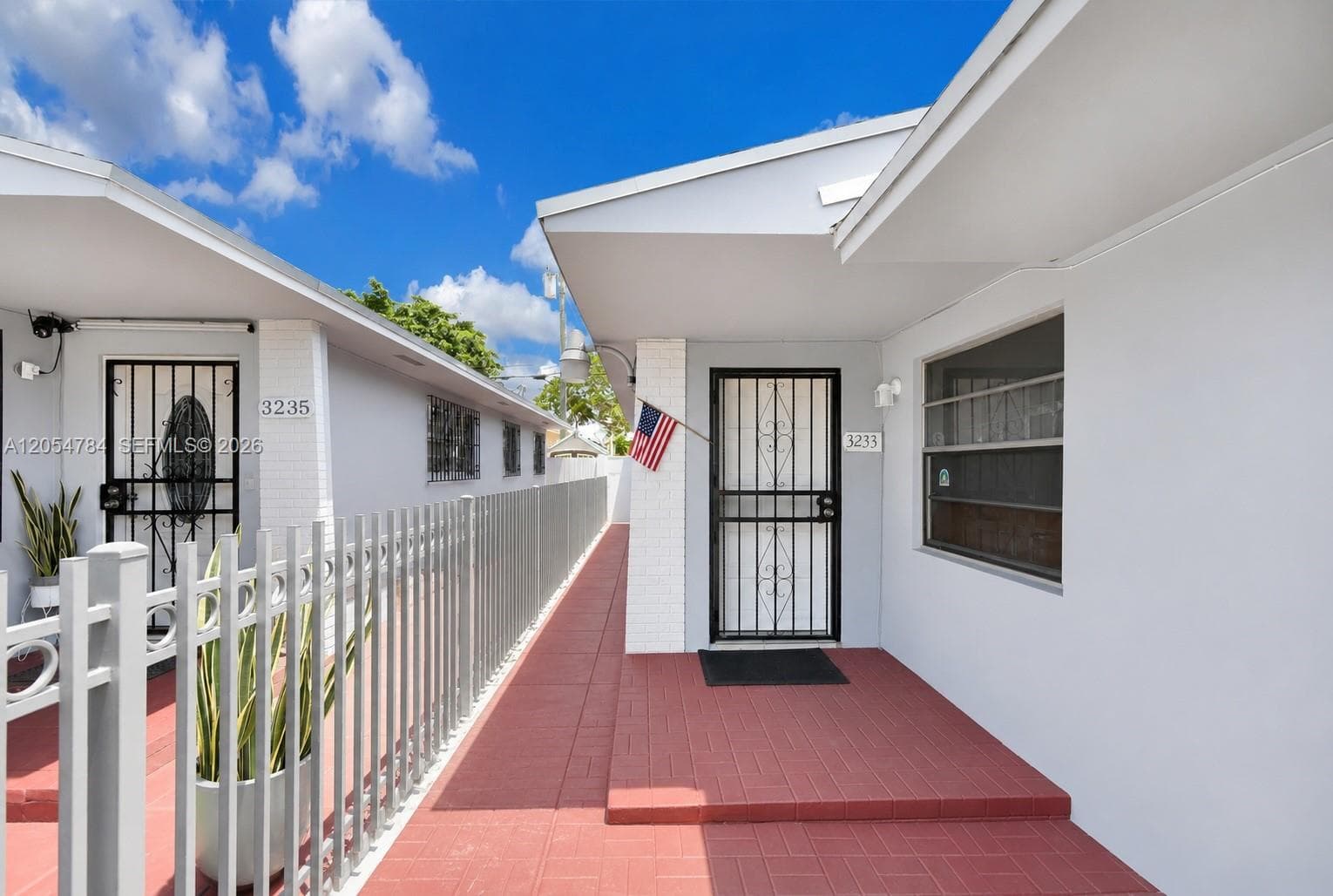 3233 SW 25th St # 2, Miami, FL 33133