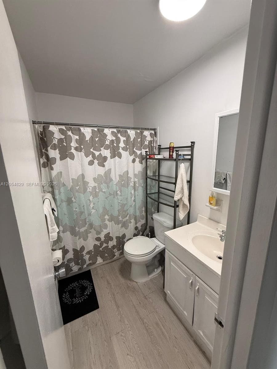 3536 NE 168th St # 403, North Miami Beach, FL 33160 — zdjęcie 2