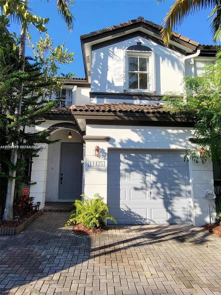 11425 NW 76th Ter, Doral, FL 33178