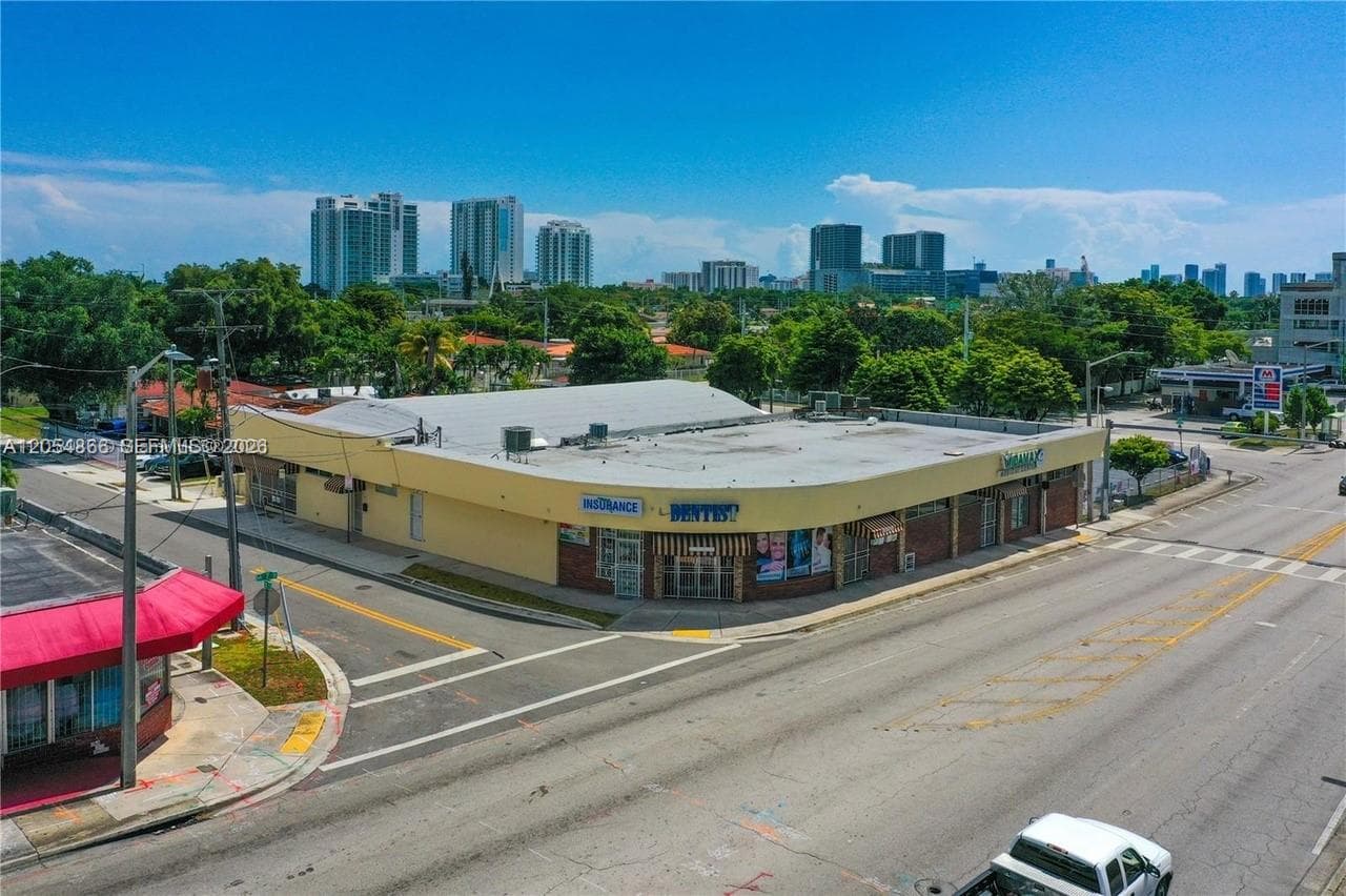 721 NW 21st Ct, Miami, FL 33125 — zdjęcie 2