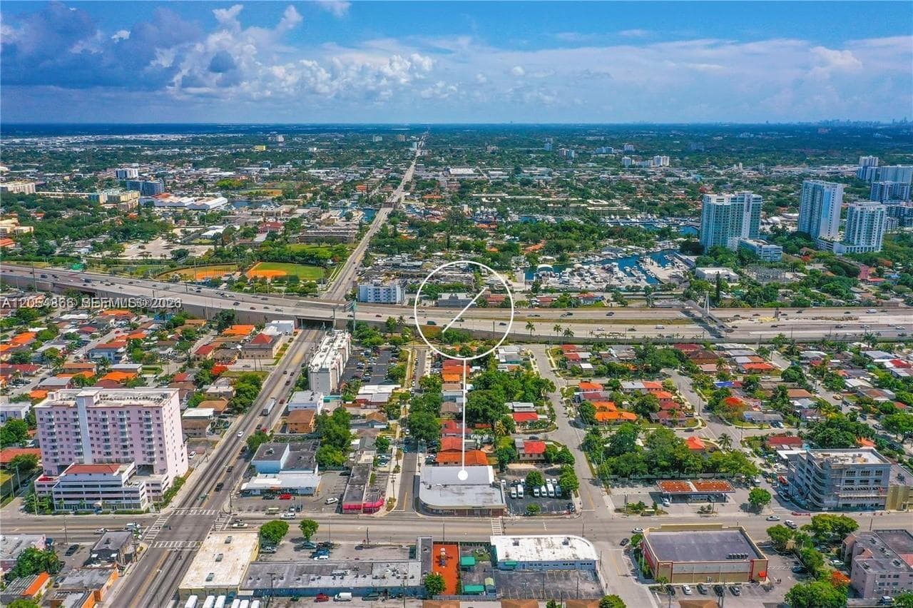 721 NW 21st Ct, Miami, FL 33125 — zdjęcie 3