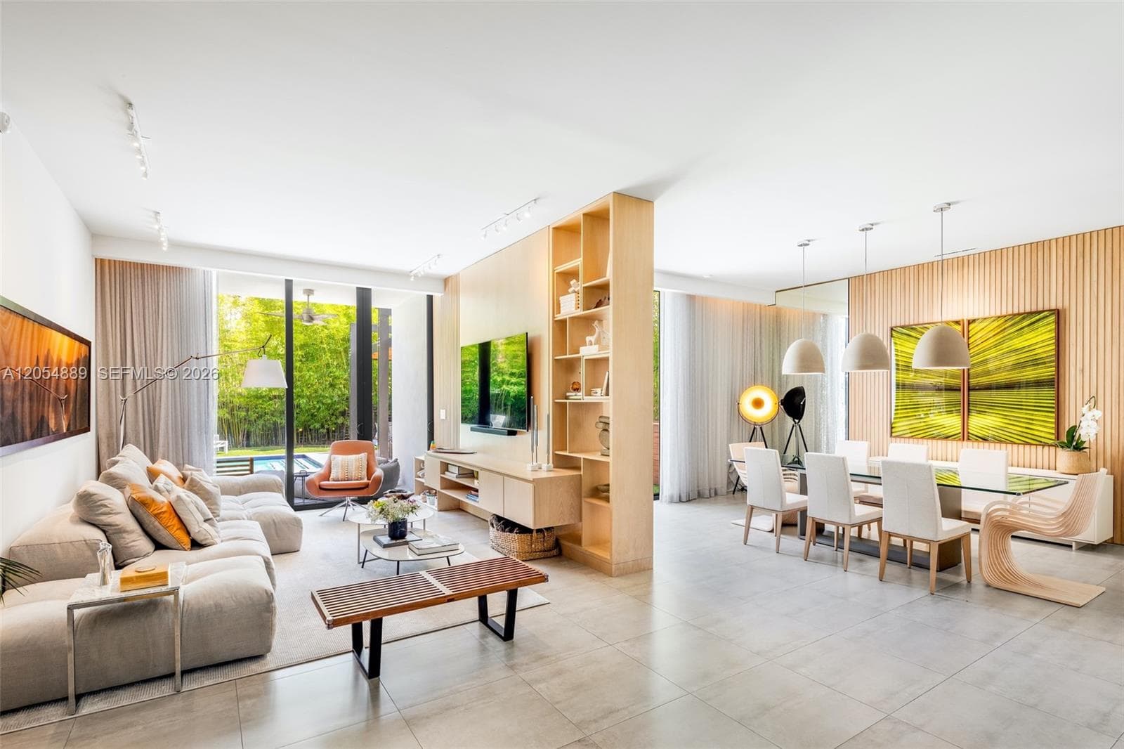8641 Arboretum Ln, Miami, FL 33138 — zdjęcie 2