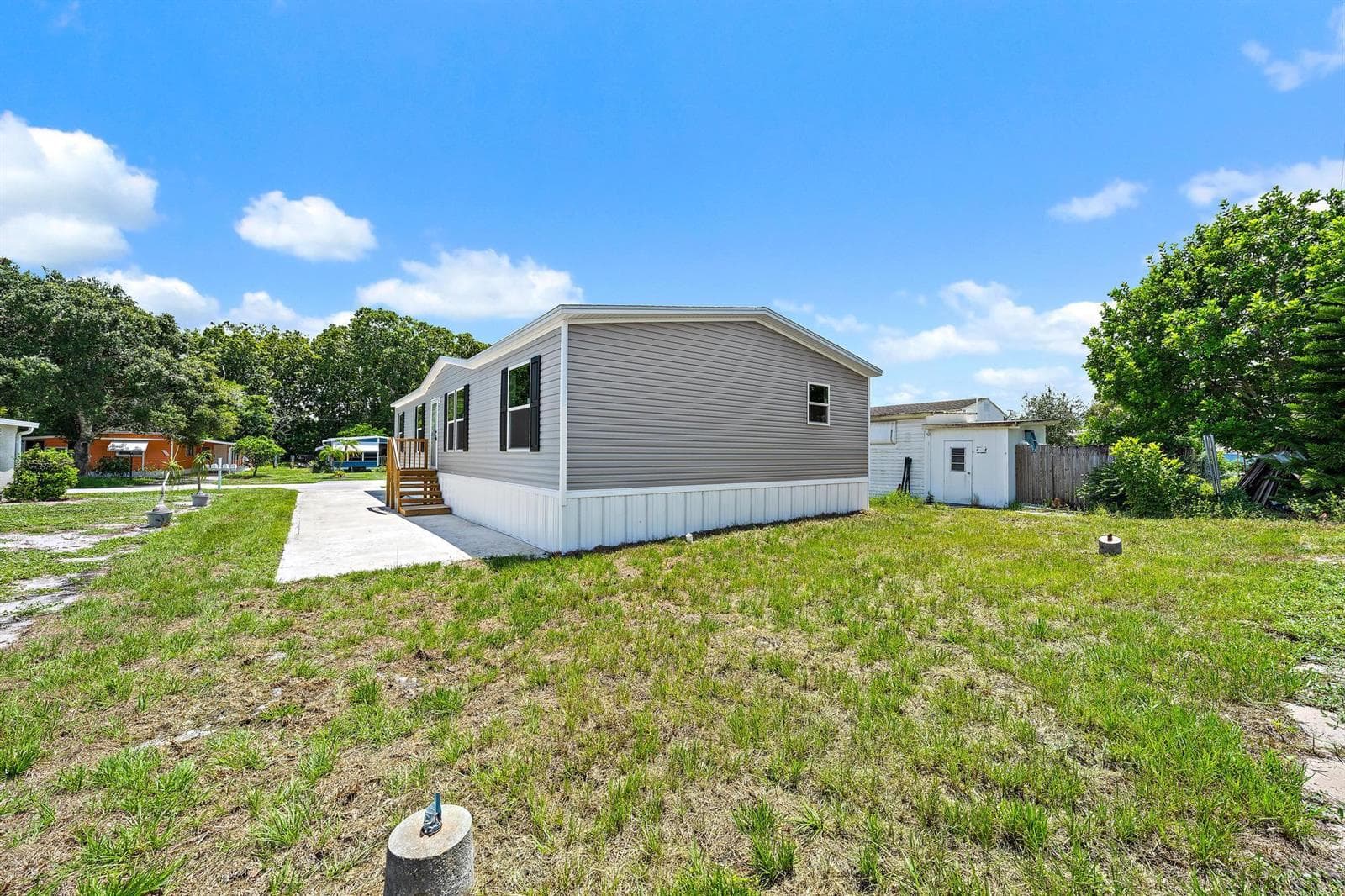 7480 SE EAGLE Avenue, Hobe Sound, FL 33455 — zdjęcie 2