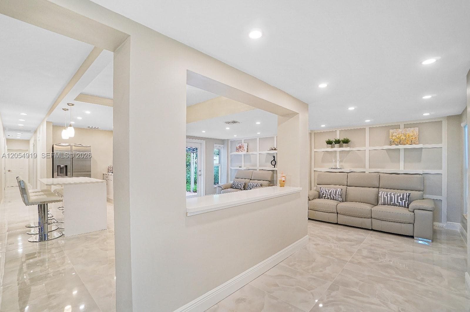 1266 NE 182nd St, North Miami Beach, FL 33162 — zdjęcie 3