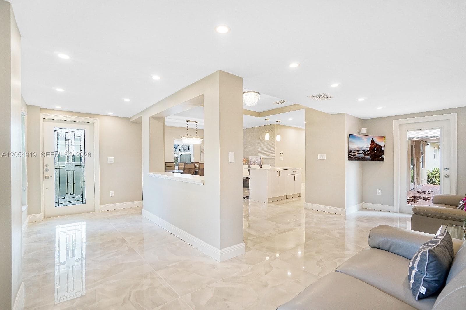 1266 NE 182nd St, North Miami Beach, FL 33162 — zdjęcie 5