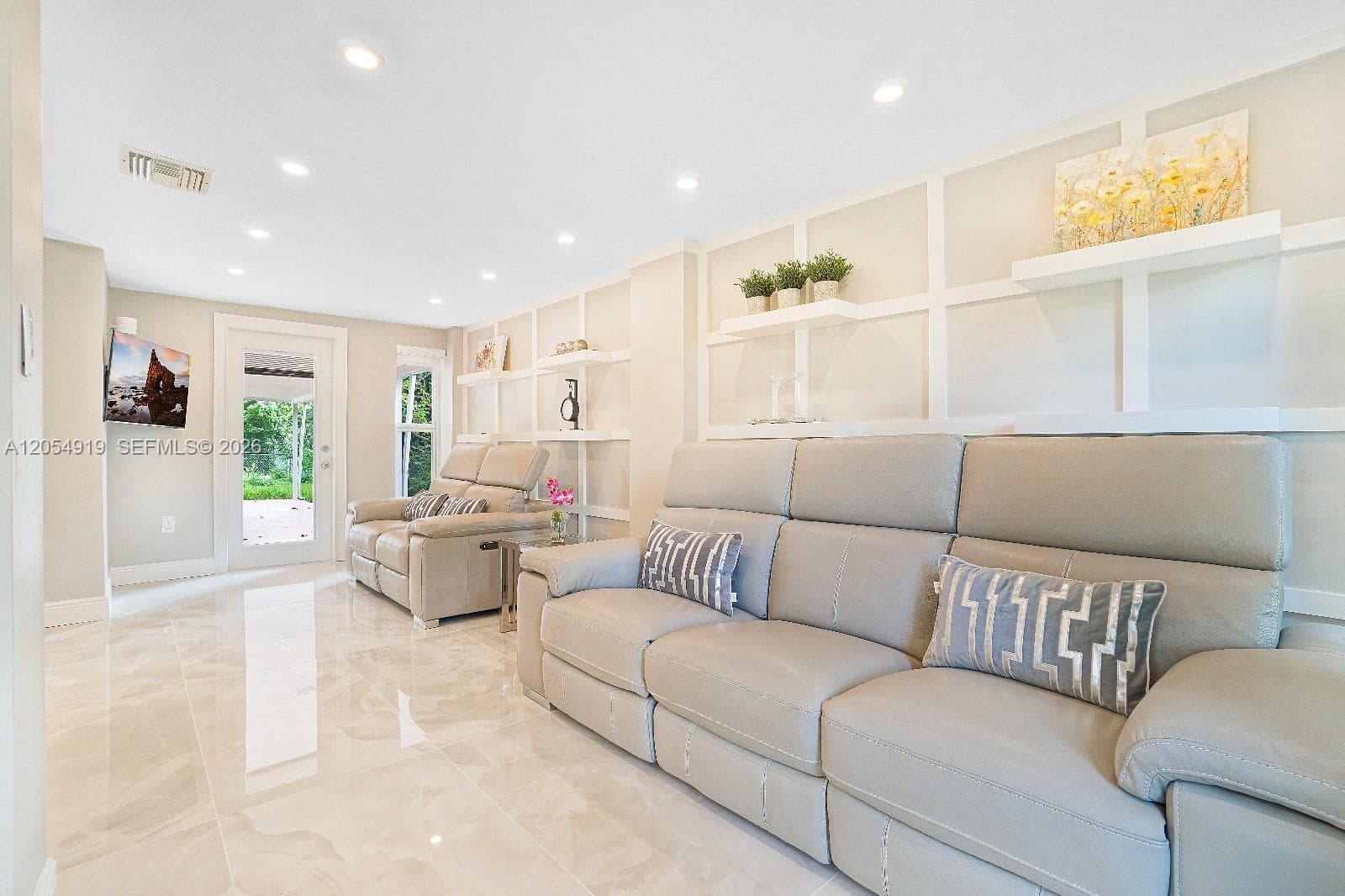 1266 NE 182nd St, North Miami Beach, FL 33162 — zdjęcie 4