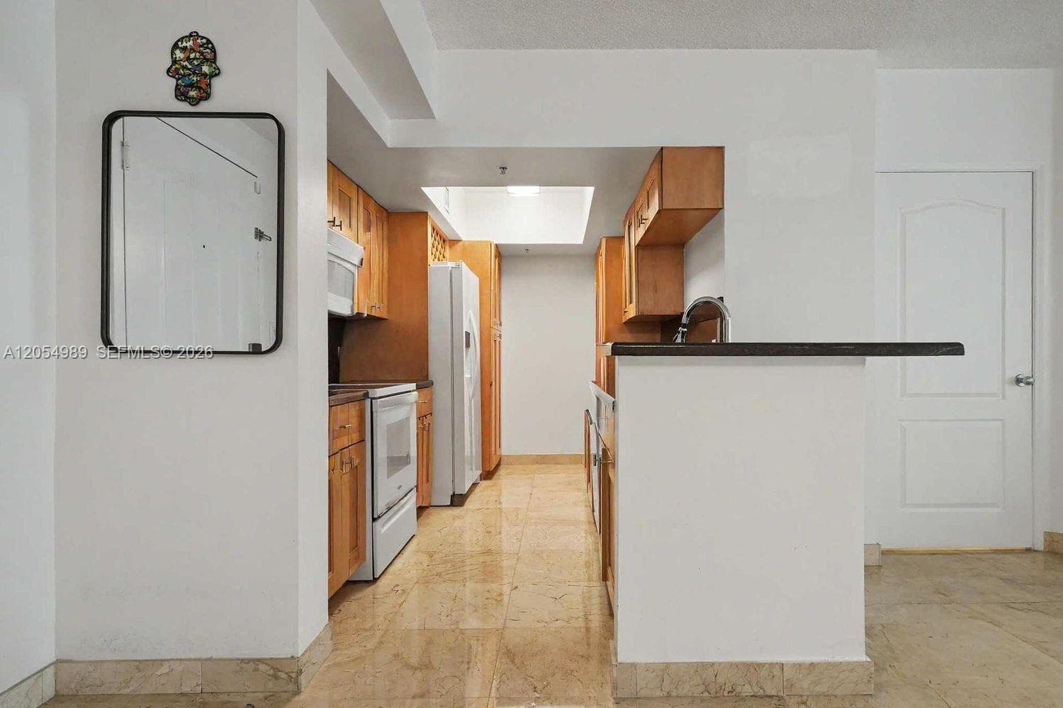 5085 NW 7th St # 906, Miami, FL 33126