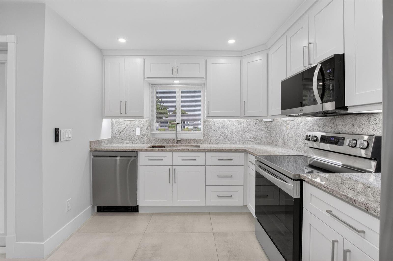 6049 VIA DIANA, Delray Beach, FL 33484 — zdjęcie 2