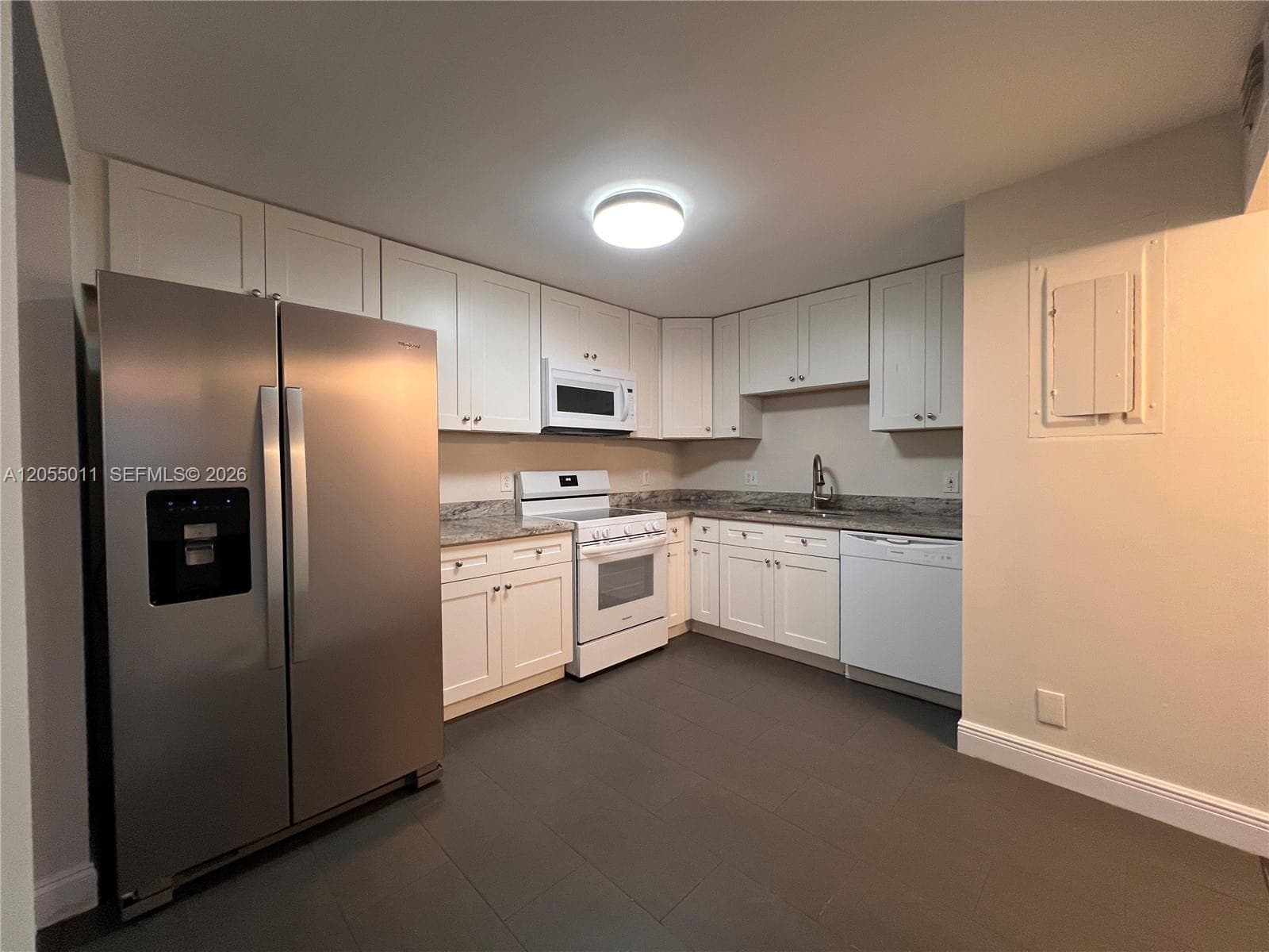 2762 S University Dr # 9D, Davie, FL 33328