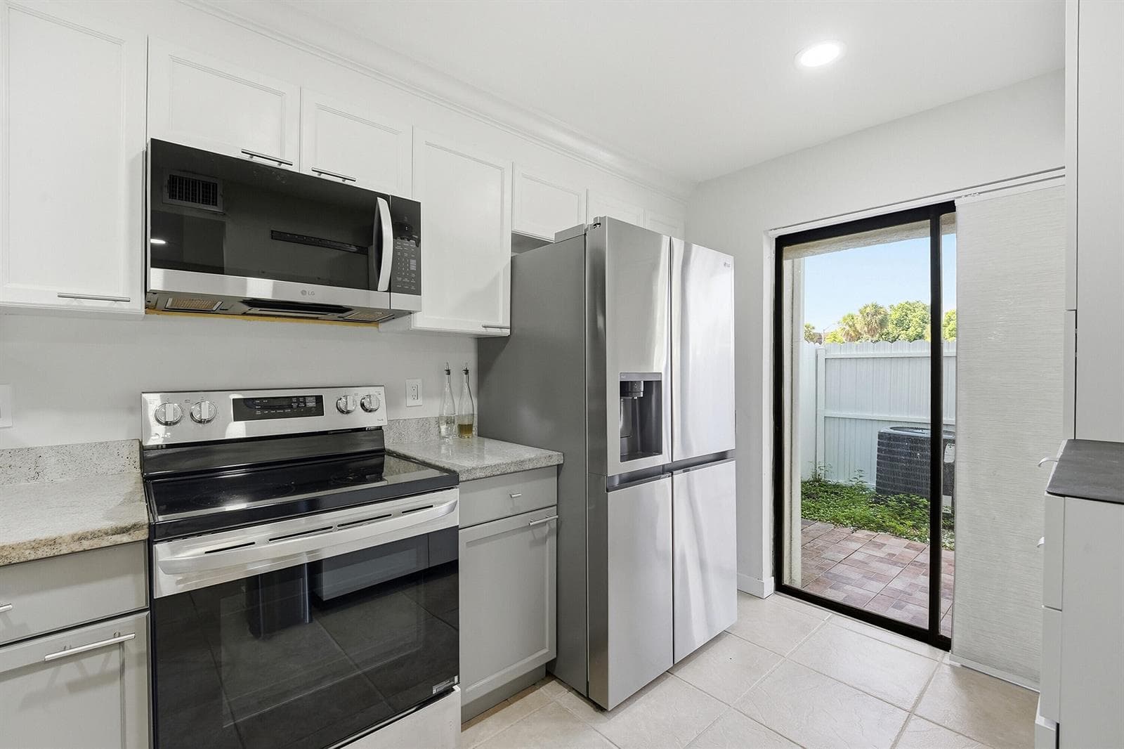 642 NE 195th Street, Miami, FL 33179 — zdjęcie 3