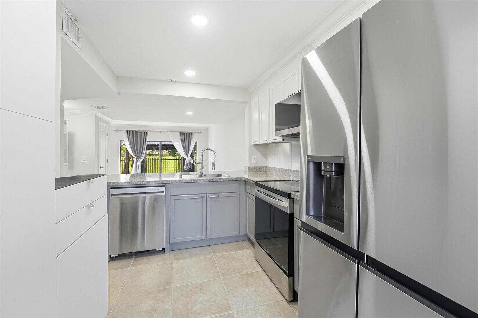 642 NE 195th Street, Miami, FL 33179 — zdjęcie 5