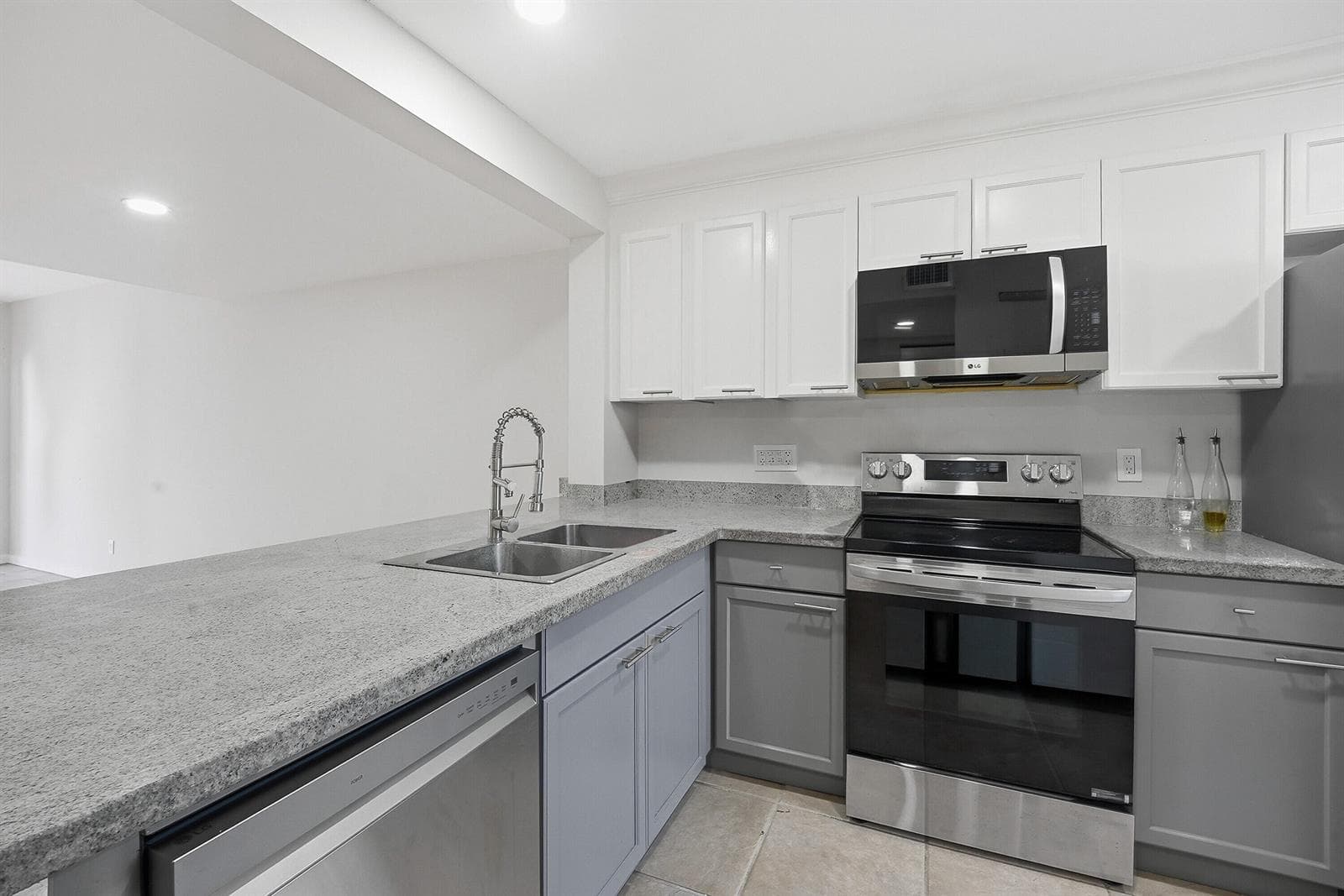 642 NE 195th Street, Miami, FL 33179 — zdjęcie 4
