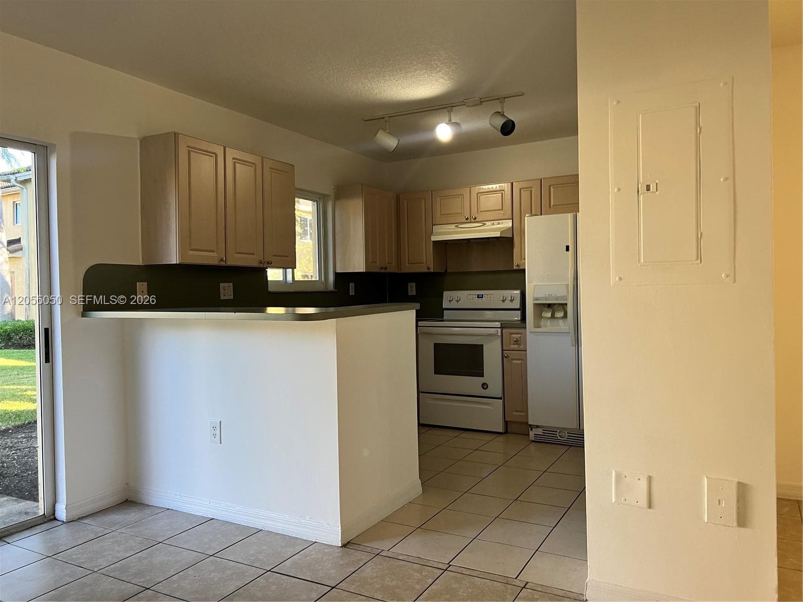 985 NE 33rd Ter # 104, Homestead, FL 33033 — zdjęcie 4