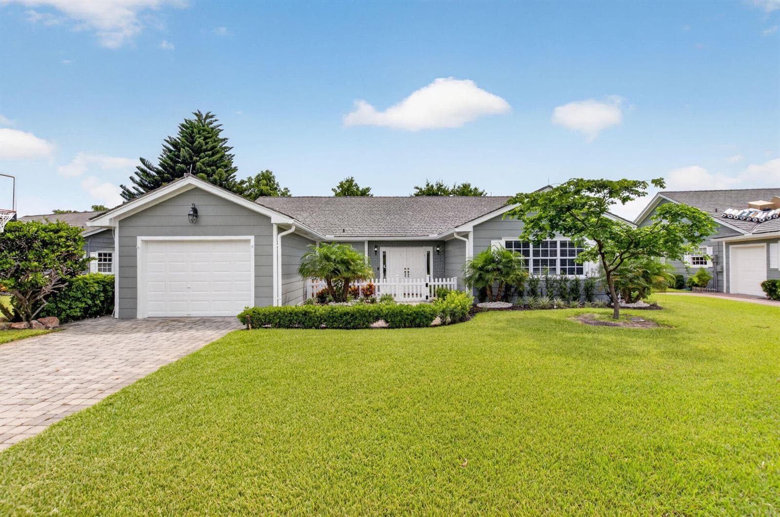 15 Holly Drive, Boynton Beach, FL 33436